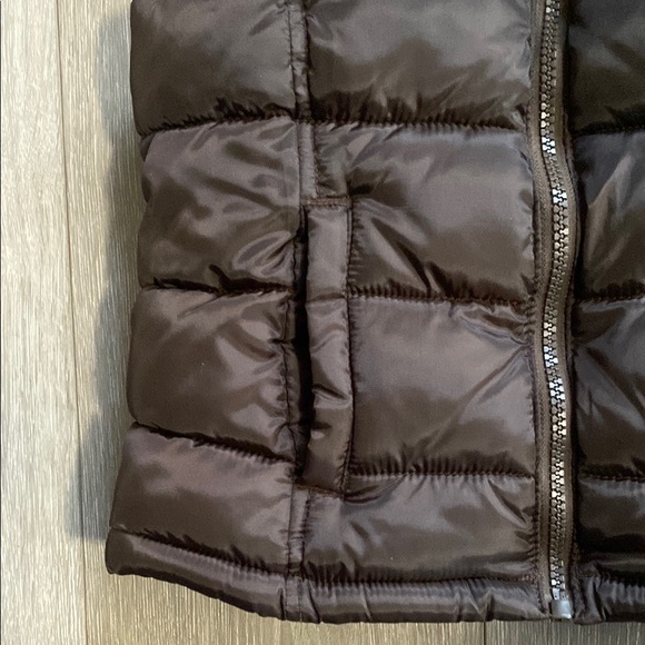 Old Navy Girls Size Small Brown Puffer Vest Puffy Warm Winter Solid Zipper Kids - Picture 4 of 6